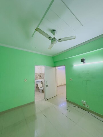 Room in 3 BHK Apartment at Sector 3 Dwarka – for Rent