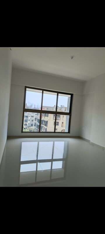 Room in 2 BHK Apartment at Rajesh Raj Infinia, Malad West – for Rent