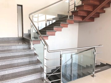 Master Bedroom in 6+ BHK Independent House at Bandra West – for Sale