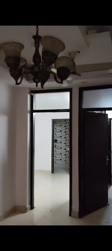 Furnished Amenities in 2 BHK Builder Floor at Vaishali – for Sale
