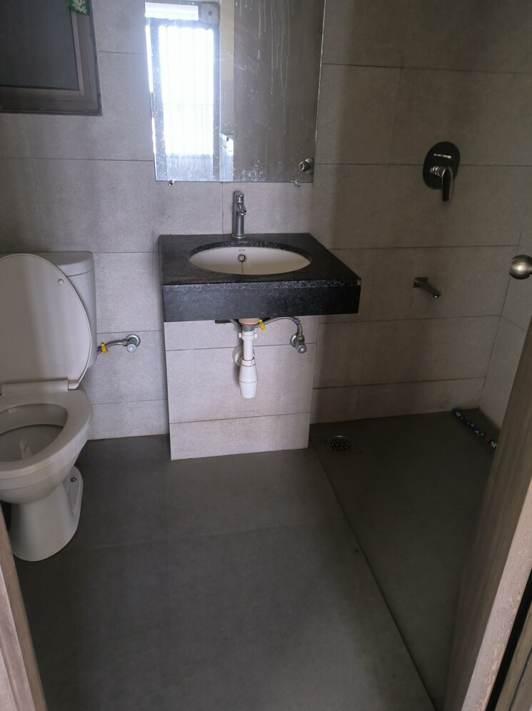 Bathroom, kalpataru-paramount 2 Bedroom 527 Sq.Ft. Apartment In Kapur Bawdi Thane 8461354