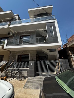 4 BHK Independent House For Sale in Sector 123