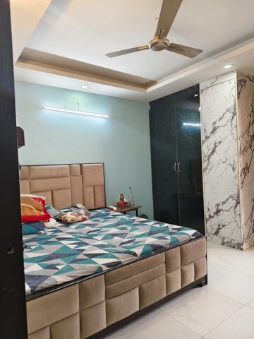 Bedroom in 3 BHK Builder Floor at Krishna Homes Gurgaon, Sector 14 – for Rent