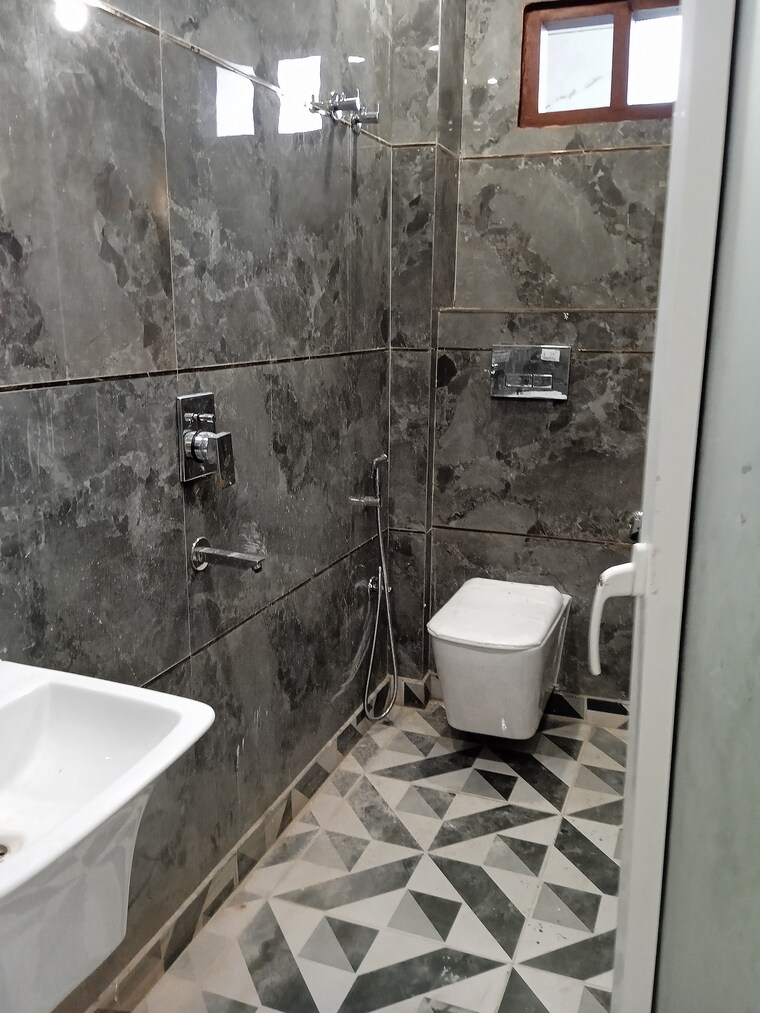 Bathroom, palam 6+ Bedroom 1200 Sq.Ft. Independent House In Palam Delhi 8461426