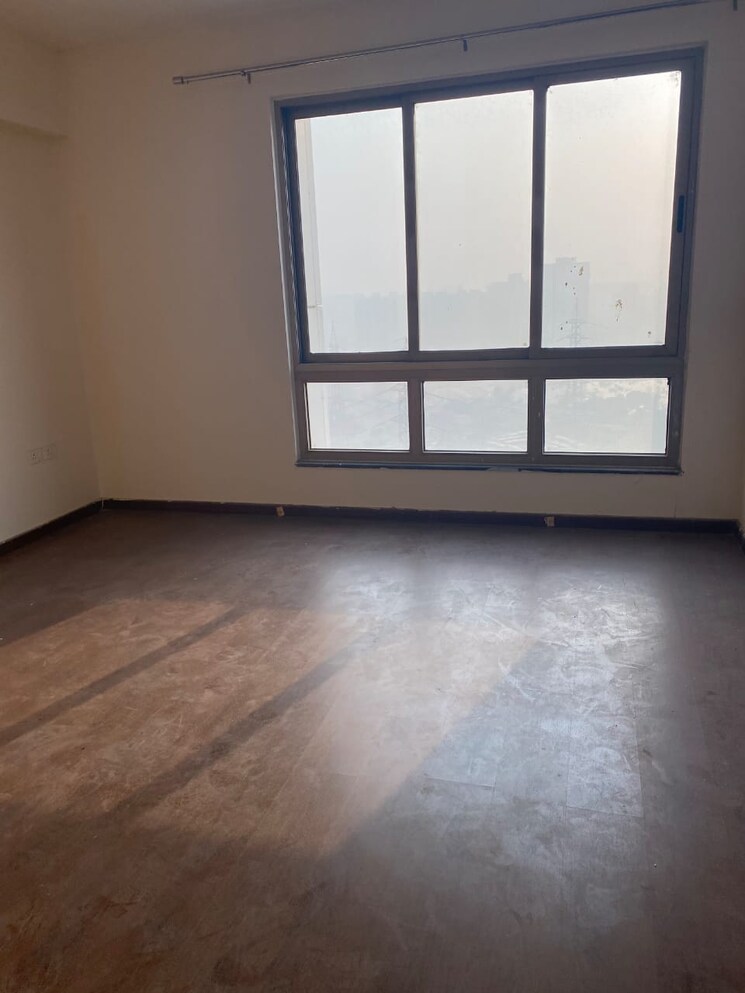 Master Bedroom, tata-primanti-executive-floors 4 Bedroom 3250 Sq.Ft. Independent House In Sector 72 Gurgaon 8461449