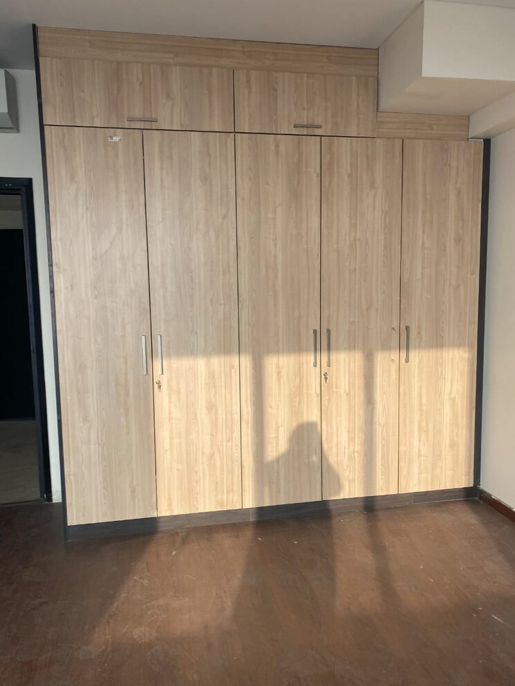 Master Bedroom, tata-primanti-executive-floors 4 Bedroom 3250 Sq.Ft. Independent House In Sector 72 Gurgaon 8461449