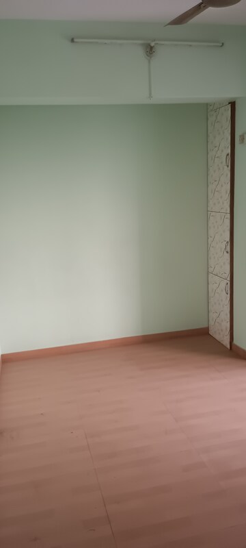 Master Bedroom in 2 BHK Apartment at Thane West – for Rent
