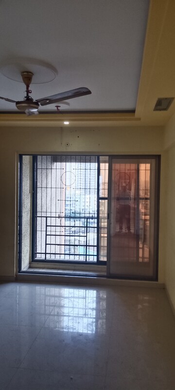 Master Bedroom in 2 BHK Apartment at Thane West – for Rent