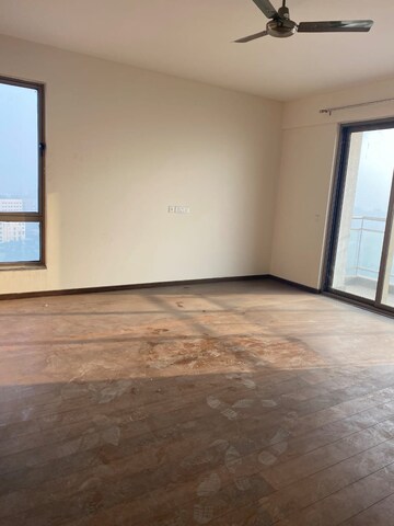 Master Bedroom in 4 BHK Apartment at Tata Primanti-Tower Residences, Sector 72 – for Sale