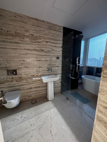 Attached Bathroom in 3.5 BHK Apartment at Marathon Monte South, Byculla West – for Rent