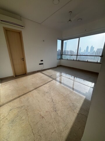 Master Bedroom in 3.5 BHK Apartment at Marathon Monte South, Byculla West – for Rent