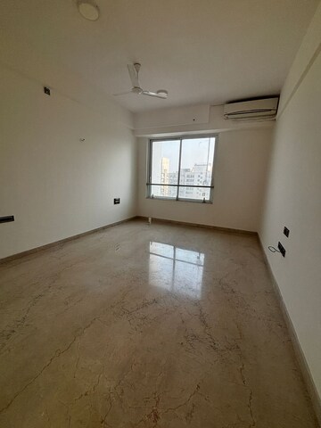 Master Bedroom in 3.5 BHK Apartment at Marathon Monte South, Byculla West – for Rent