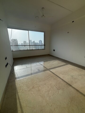 Master Bedroom in 3.5 BHK Apartment at Marathon Monte South, Byculla West – for Rent