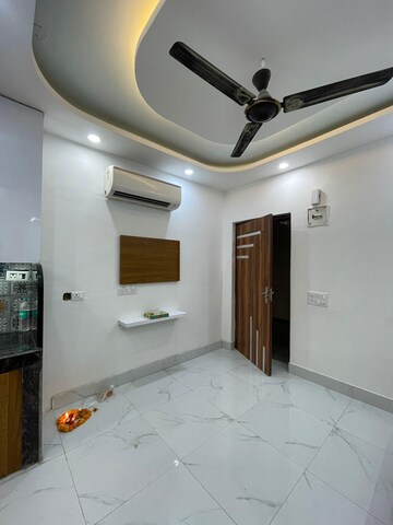 Furnished Amenities in 1 BHK Apartment at Conscient Heritage Max, Sector 102 – for Rent