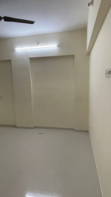 Master Bedroom in 2 BHK Apartment at Mohini Grace CHS, Andheri West – for Rent