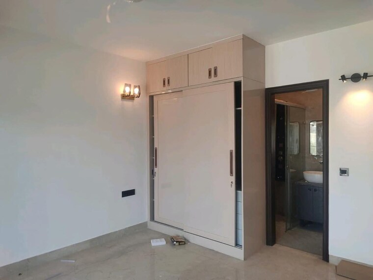 Master Bedroom, bptp-amstoria-country-floor 3.5 Bedroom 2260 Sq.Ft. Builder Floor In Sector 102 Gurgaon 8461489