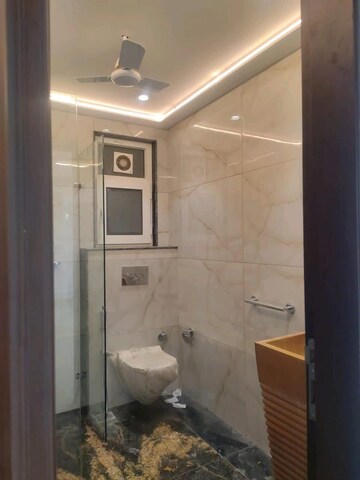 Bathroom in 3.5 BHK Builder Floor at BPTP Amstoria Country Floor, Sector 102 – for Sale