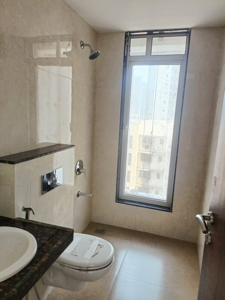 Bathroom, sheth-montana 2 Bedroom 710 Sq.Ft. Apartment In Mulund West Mumbai 8461499