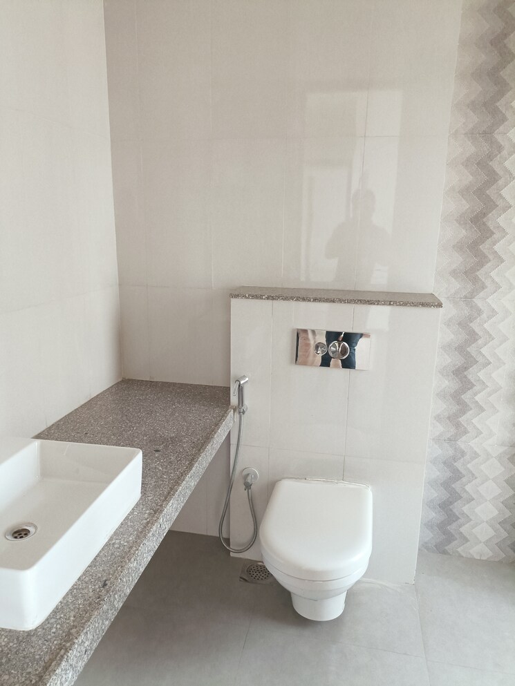 Bathroom, sheth-montana 2 Bedroom 710 Sq.Ft. Apartment In Mulund West Mumbai 8461499