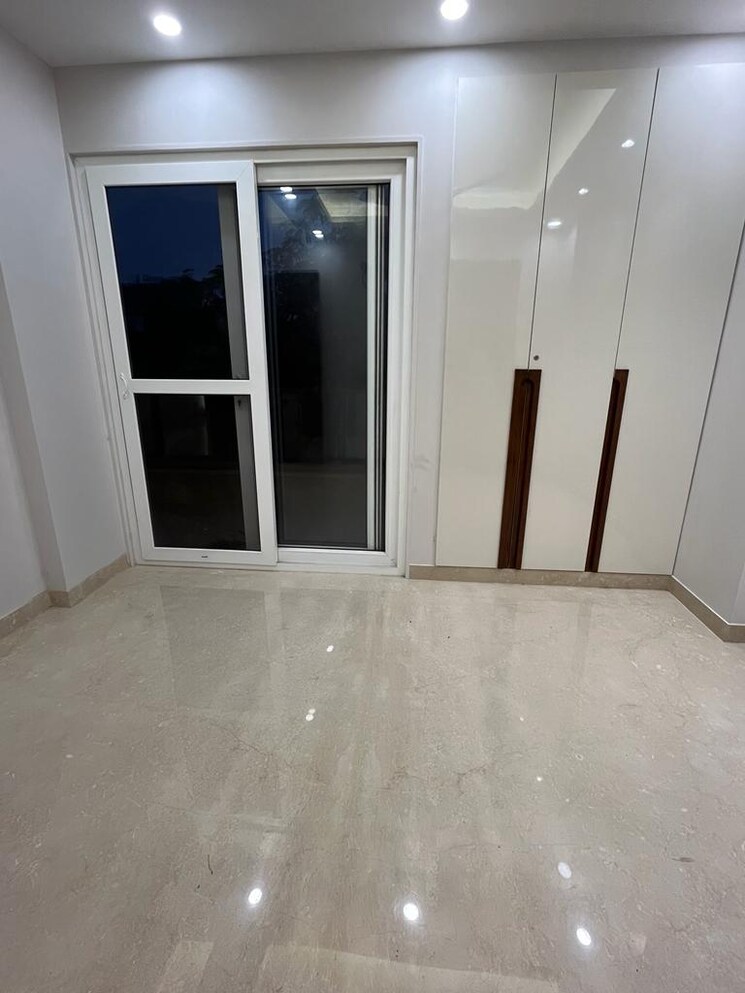 Master Bedroom, shivalik colony 3 Bedroom 195 Sq.Yd. Builder Floor In Shivalik Colony Delhi 8461514