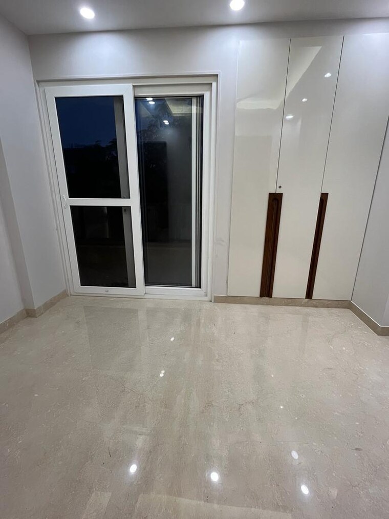 Master Bedroom, shivalik colony 3 Bedroom 195 Sq.Yd. Builder Floor In Shivalik Colony Delhi 8461514