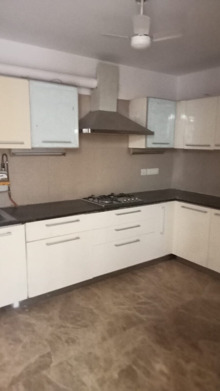 Exterior View, shivalik colony 3 Bedroom 195 Sq.Yd. Builder Floor In Shivalik Colony Delhi 8461514