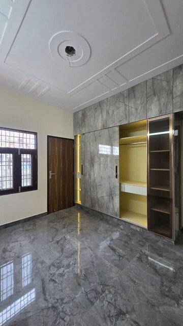 Master Bedroom in 2.5 BHK Apartment at Paschim Vihar – for Rent