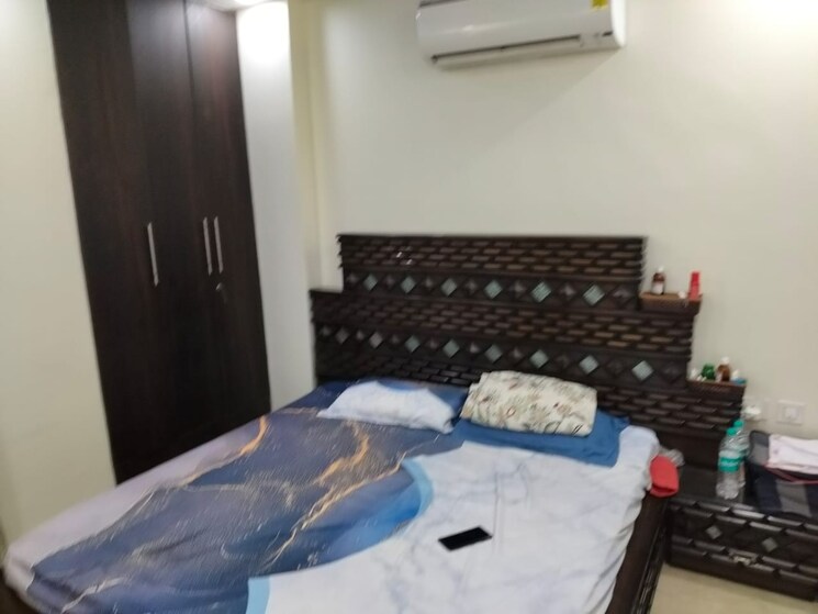 Room, paschim vihar 2.5 Bedroom 84 Sq.Yd. Builder Floor In Paschim Vihar Delhi 8461555