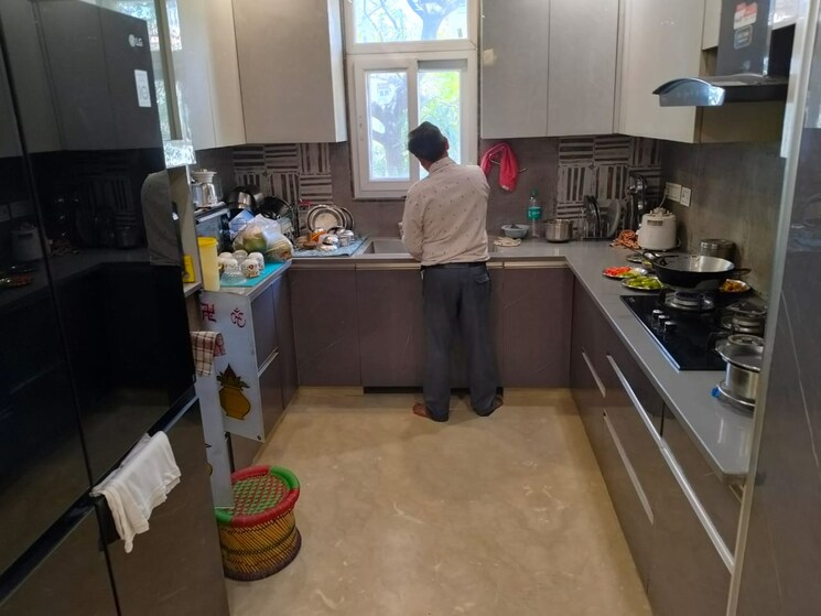 Kitchen, paschim vihar 2.5 Bedroom 84 Sq.Yd. Builder Floor In Paschim Vihar Delhi 8461555