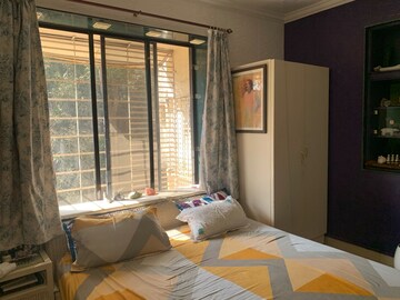Bedroom in 4 BHK Apartment at Juhu – for Rent