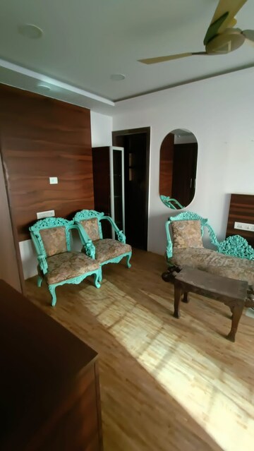 Bedroom in 3 BHK Apartment at Duplex Heights, Andheri West – for Rent