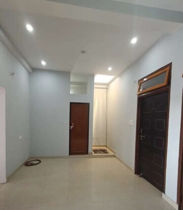 Furnished Amenities in 2 BHK Apartment at Hazratganj – for Rent