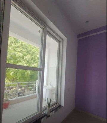 Master Bedroom in 2 BHK Apartment at Hazratganj – for Rent