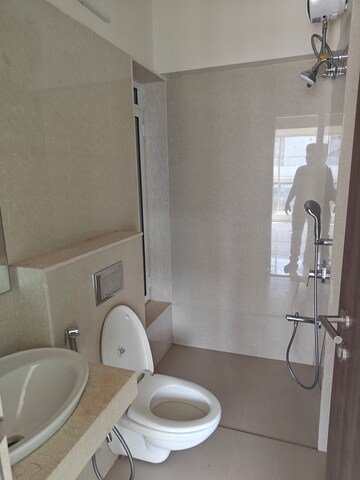 Master Bedroom in 2.5 BHK Apartment at L & T Seawoods Residences Phase 1 Part A, Seawoods – for Rent