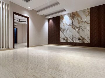 2 BHK Builder Floor For Rent in Sector 21