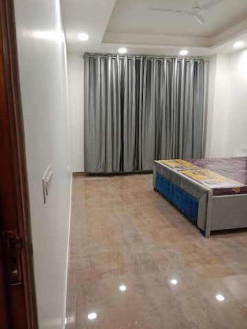 Bedroom in 2 BHK Builder Floor at Sector 23 – for Rent