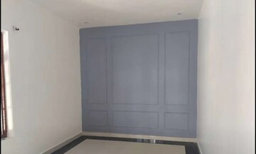 Master Bedroom in 2 BHK Builder Floor at Aliganj – for Rent