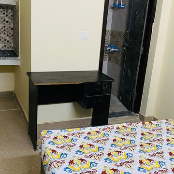 Room in  Pg at Sector 62 – for Rent