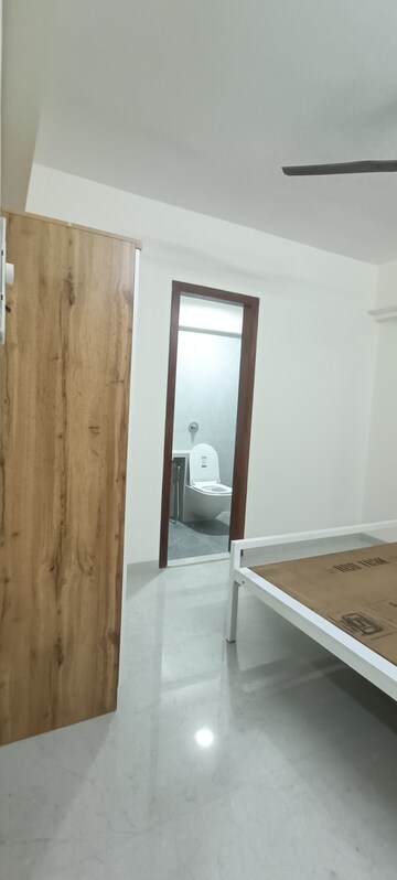 Master Bedroom in 2 BHK Apartment at Diamond Park, Santacruz East – for Rent