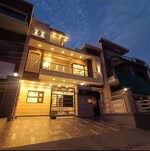 5 BHK + Pooja Room,Servant Room 200 Sq.Yd. Independent House in Sunny Enclave