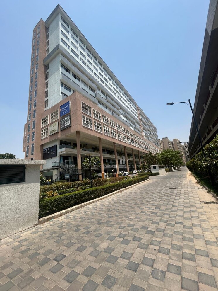 Living Room, sushma-chandigarh-grande 3 Bedroom 1885 Sq.Ft. Apartment In Lohgarh Zirakpur 8461930