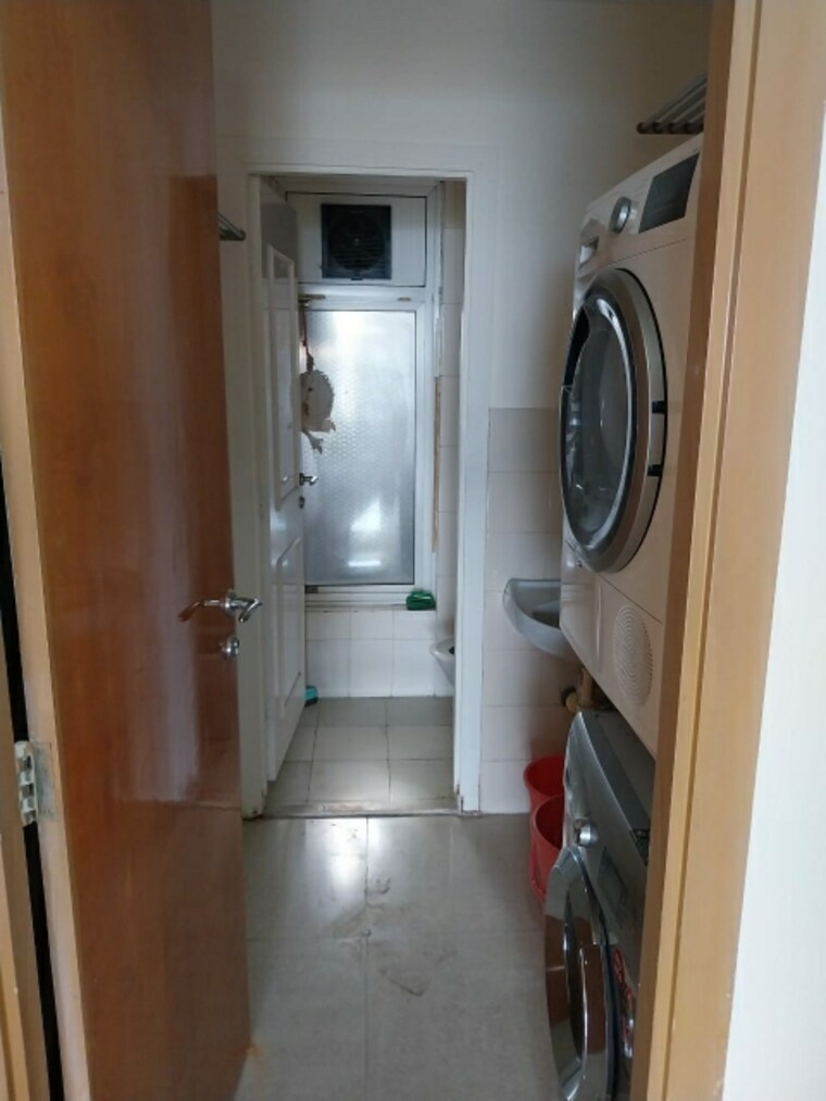 Bathroom, hiranandani-gardens-tivoli 4 Bedroom 4000 Sq.Ft. Apartment In Powai Mumbai 8461967