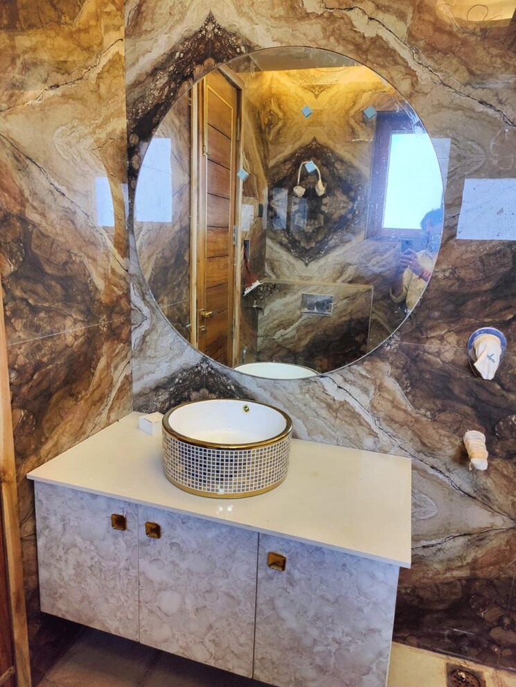 Master Plan, sector 85 4 Bedroom 250 Sq.Yd. Builder Floor In Sector 85 Faridabad 8462066