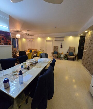 Living Room in 4 BHK Apartment at DLF The Belaire, Sector 54 – for Rent