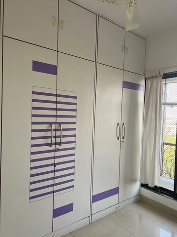 Furnished Amenities in 2 BHK Apartment at Miracle Heights, Kopar Khairane – for Rent