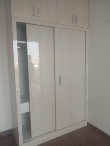 Furnished Amenities in 3 BHK Apartment at Mahagun Mywoods, Sector 16c Greater Noida – for Rent