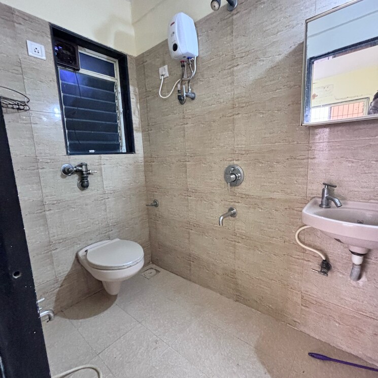 Bathroom, shree-om-jay-maheshwar 1 Bedroom 651 Sq.Ft. Apartment In Kandarpada Mumbai 8462073