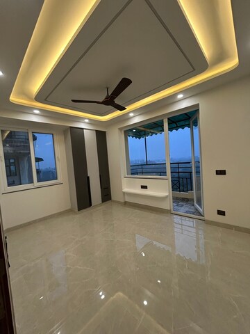Master Bedroom in 4 BHK Apartment at Karuna Vihar Apartments, Sector 18 Dwarka – for Rent