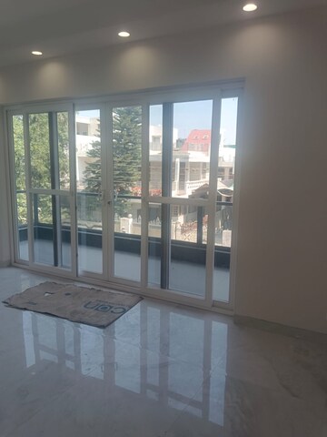 Master Bedroom in 2 BHK Builder Floor at Sector 7 – for Rent