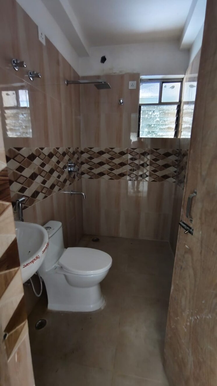 Bathroom, pradhan nagar 3 Bedroom 1424 Sq.Ft. Apartment In Pradhan Nagar Siliguri 8462448